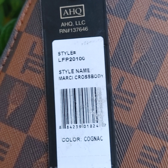 London Fog purse - Picture 6 of 8